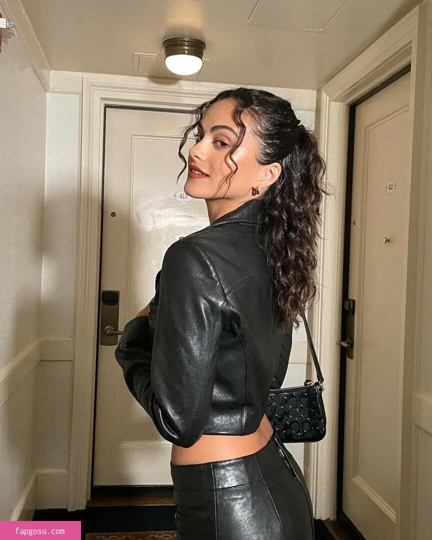 Camila Mendes