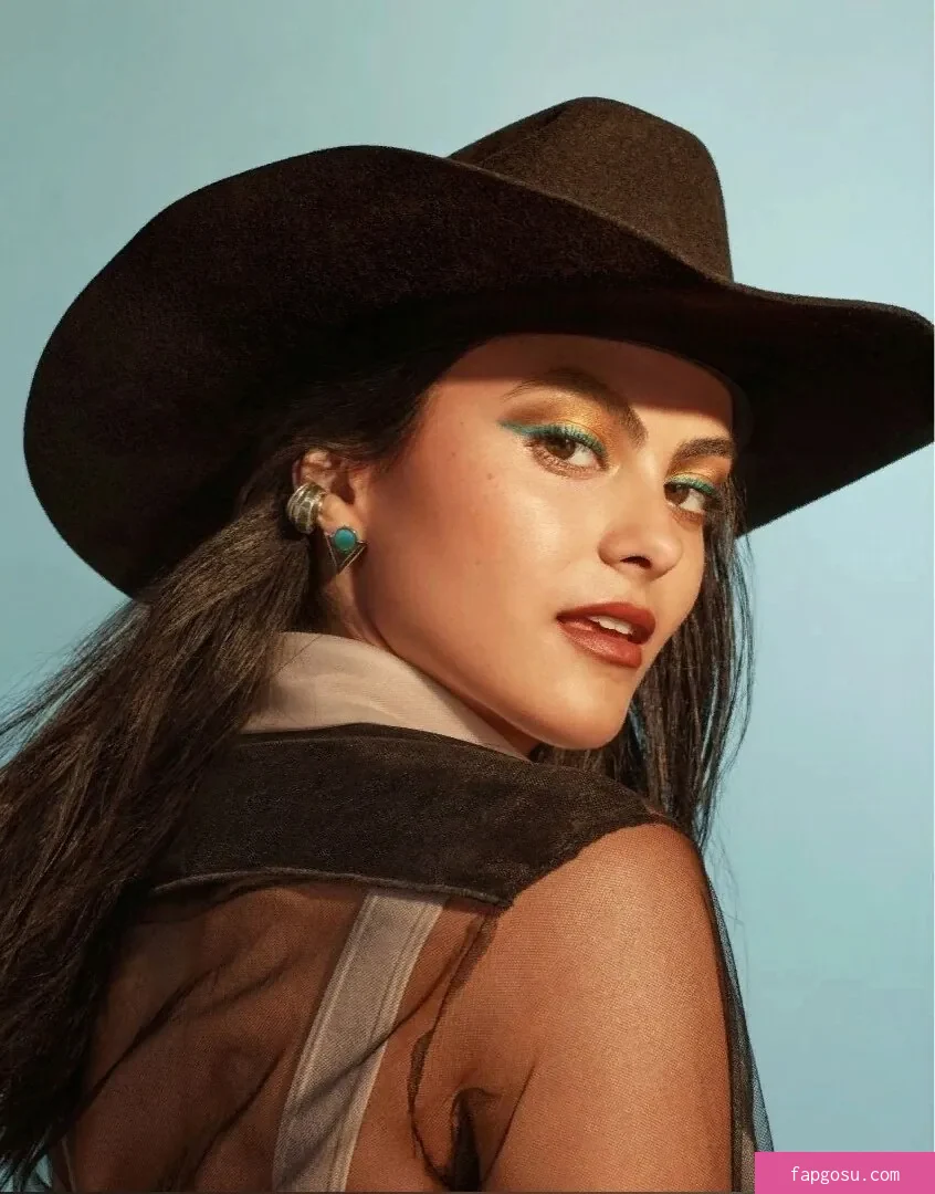 Camila Mendes