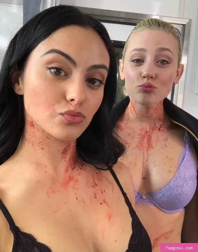 Camila Mendes