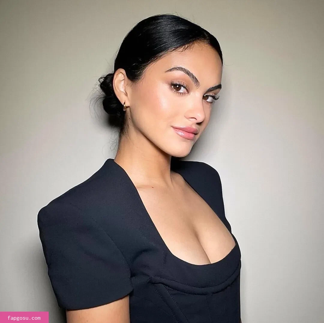 Camila Mendes