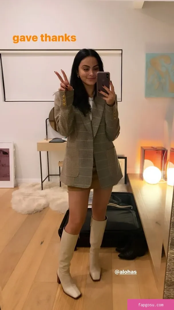Camila Mendes