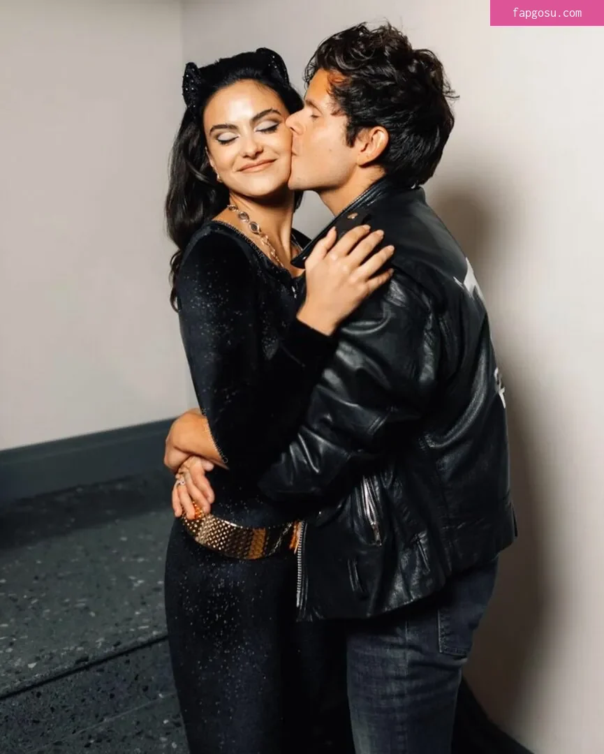 Camila Mendes