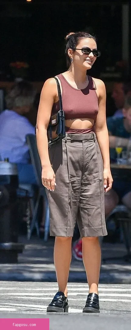 Camila Mendes
