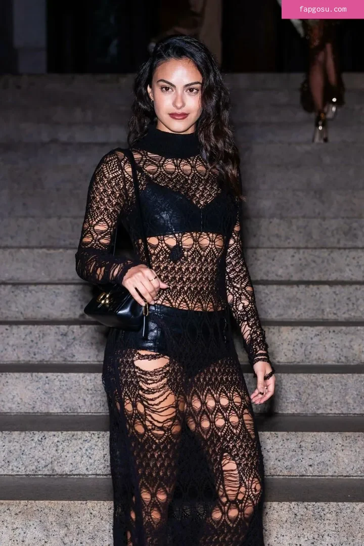 Camila Mendes