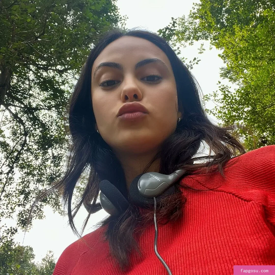 Camila Mendes