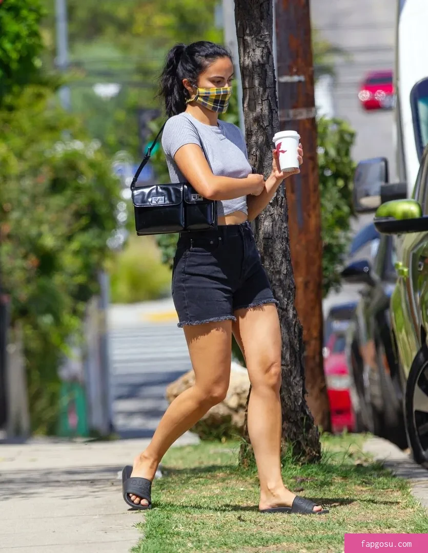 Camila Mendes