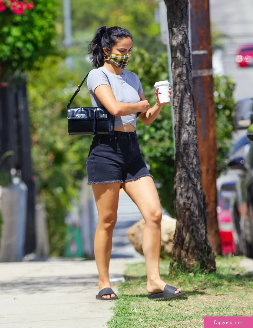 Camila Mendes
