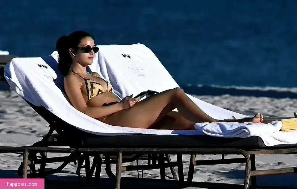 Camila Mendes