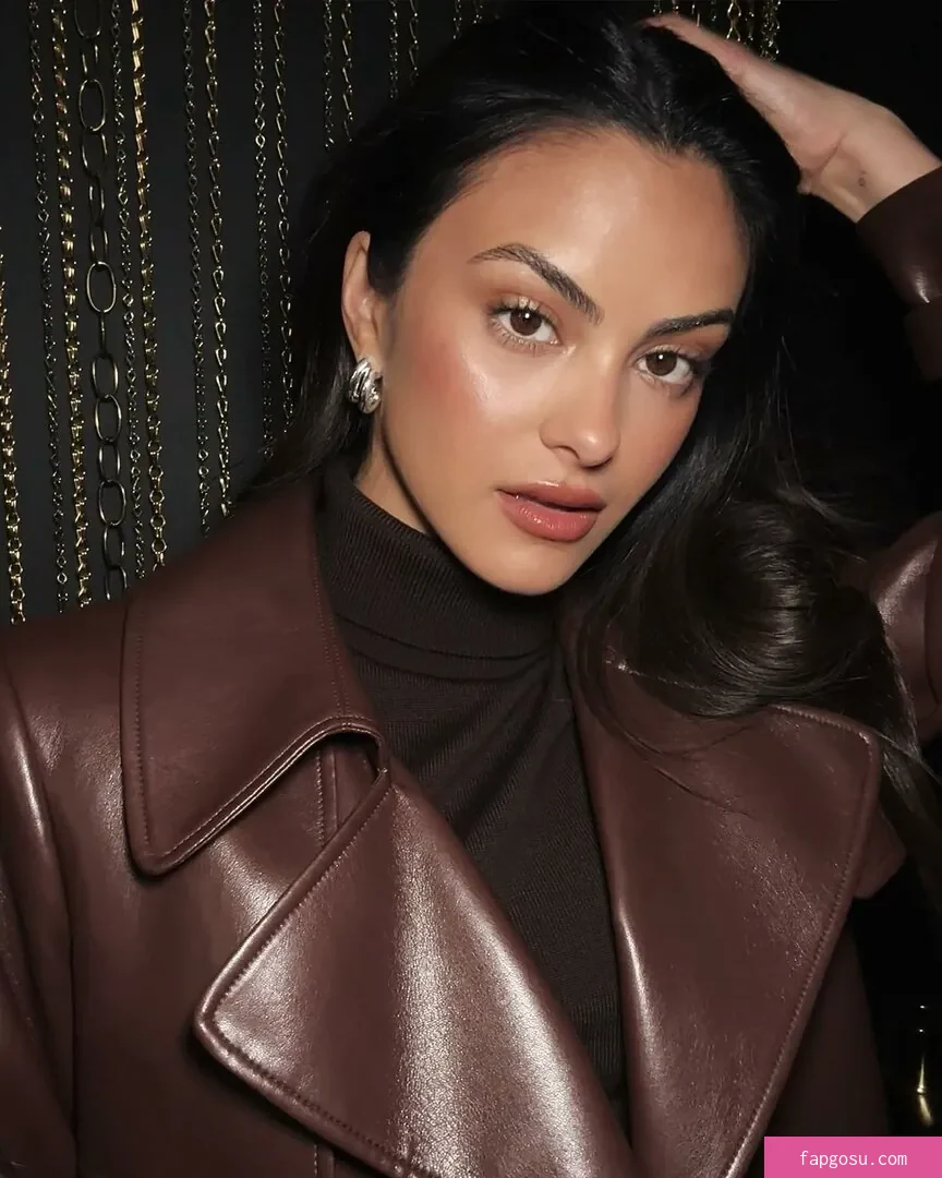 Camila Mendes