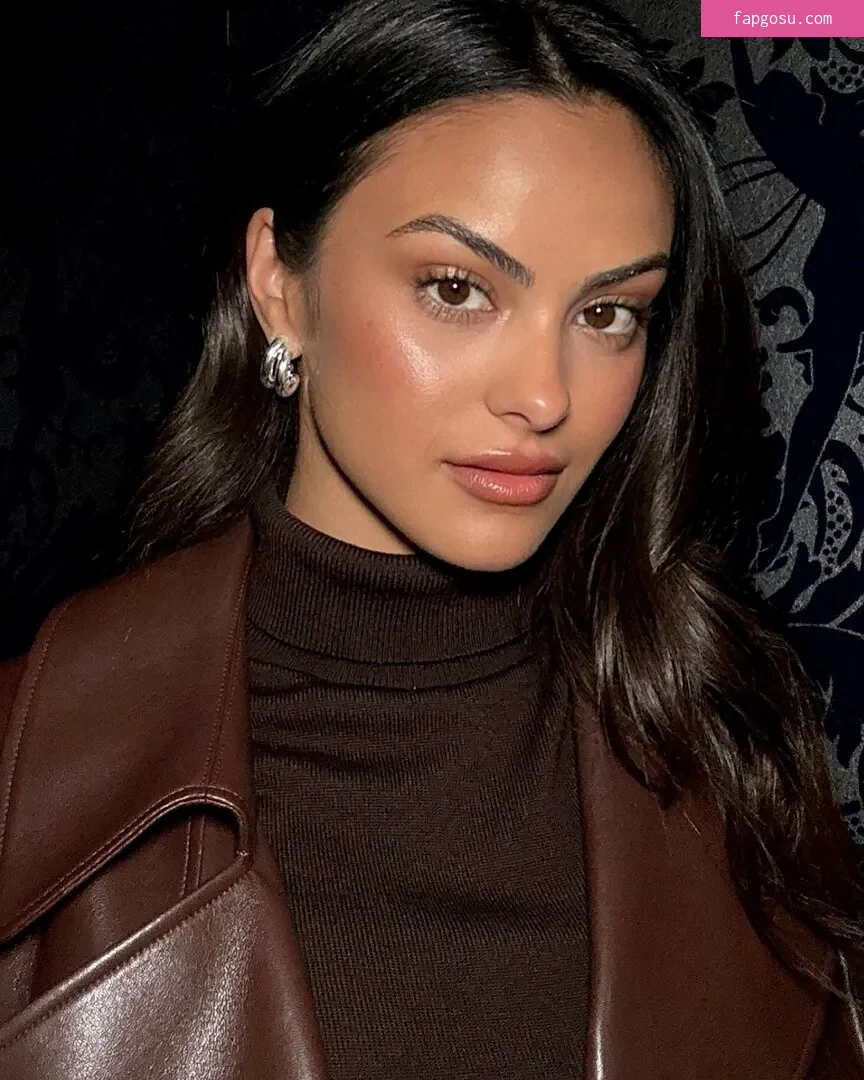 Camila Mendes
