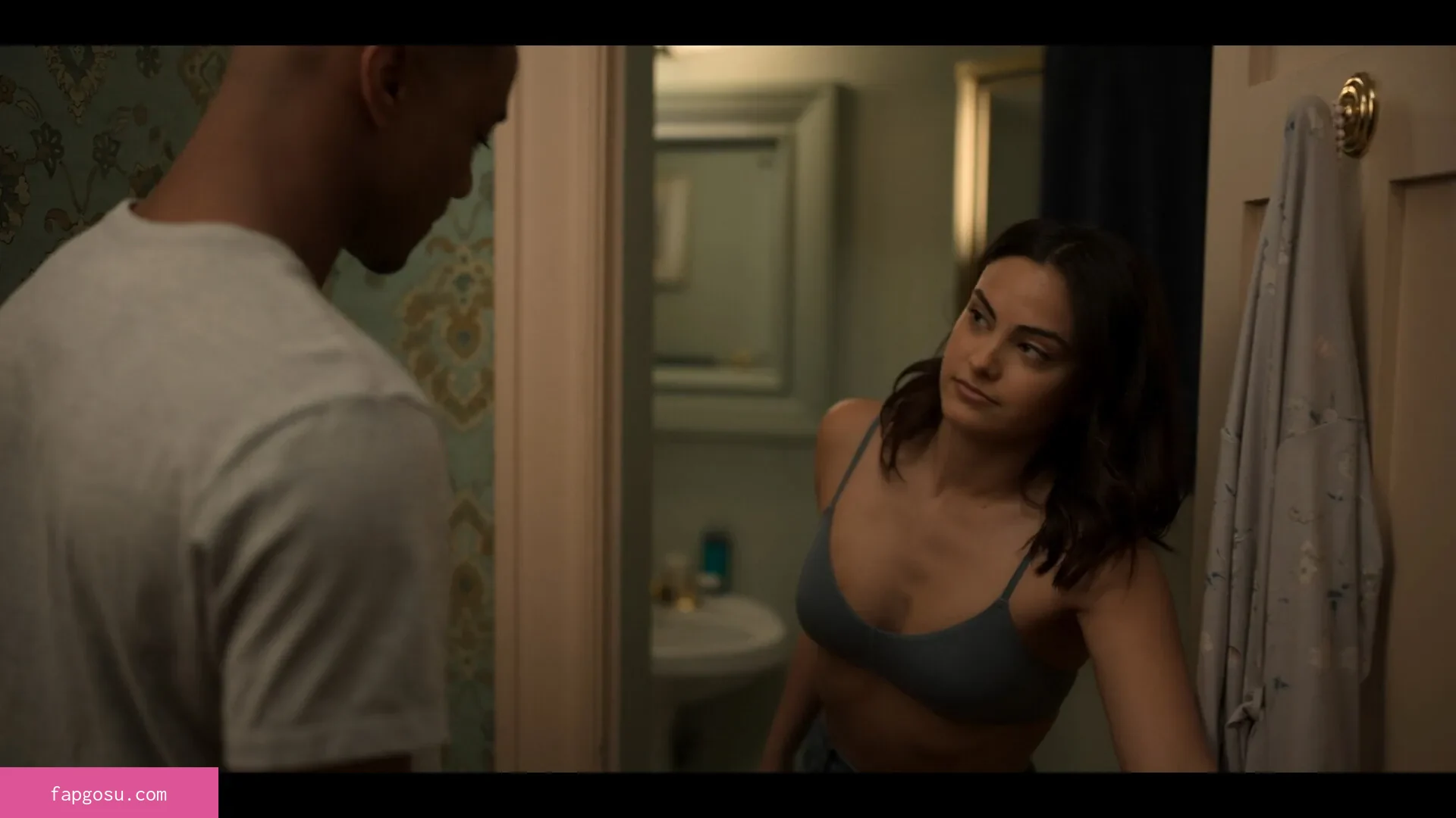 Camila Mendes