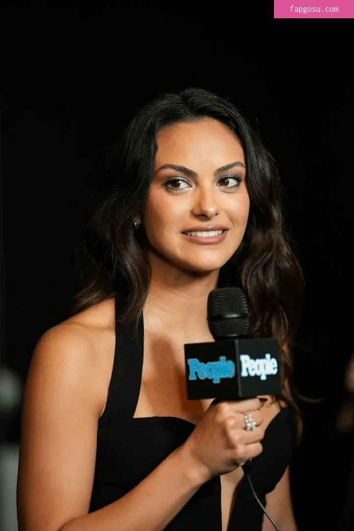Camila Mendes
