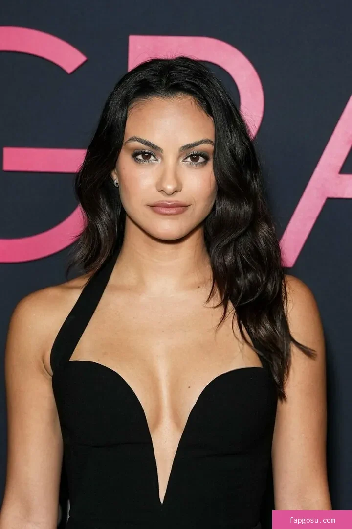Camila Mendes