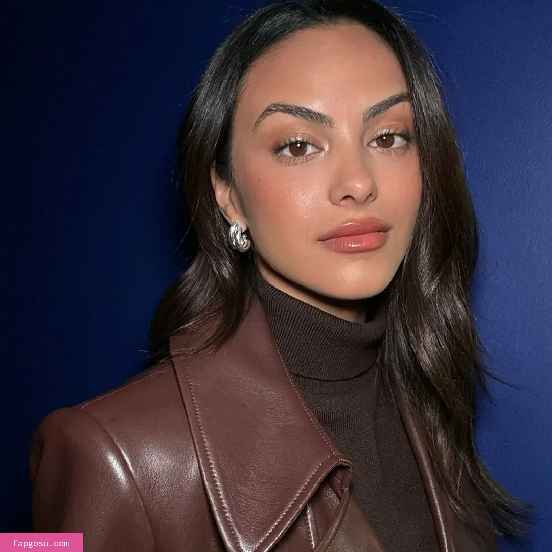 Camila Mendes