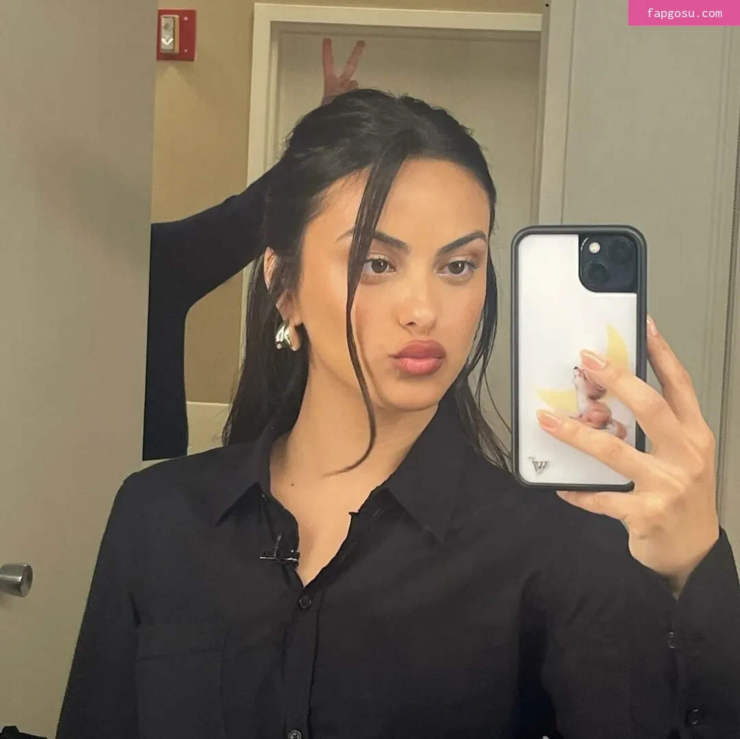 Camila Mendes