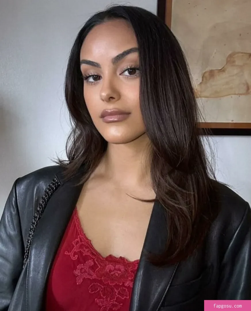 Camila Mendes
