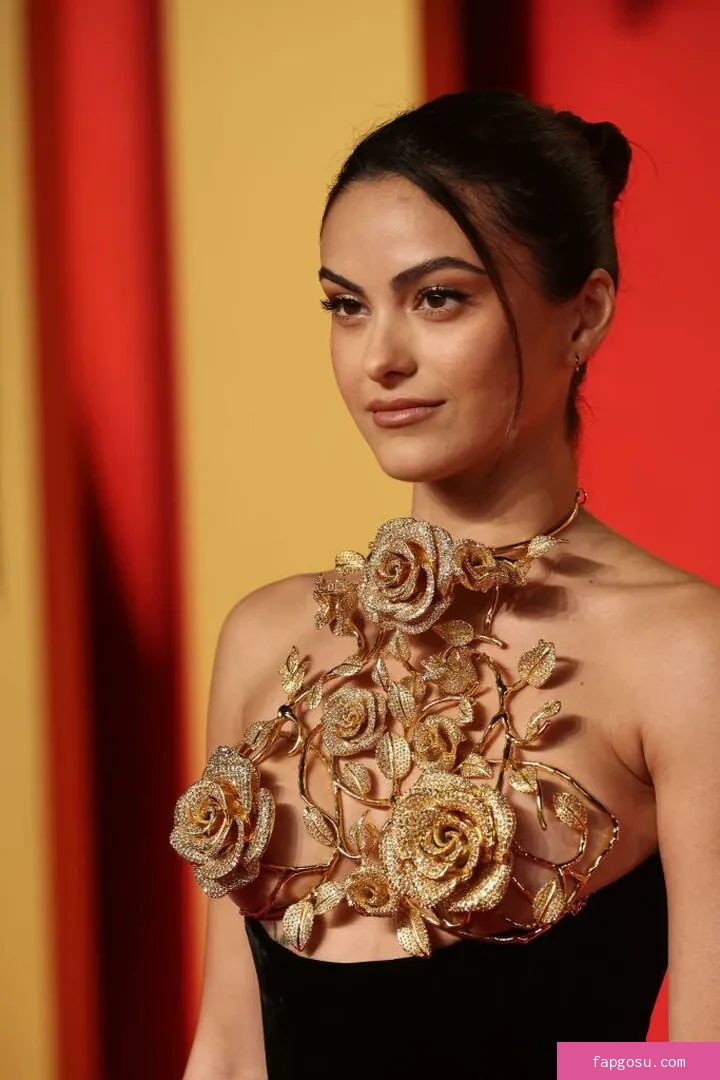 Camila Mendes