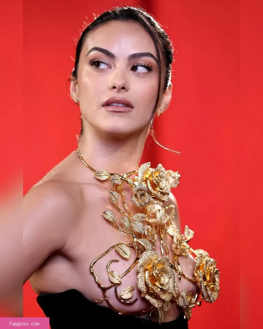 Camila Mendes