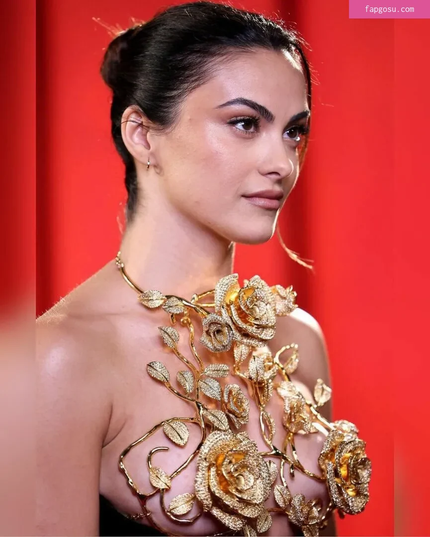 Camila Mendes