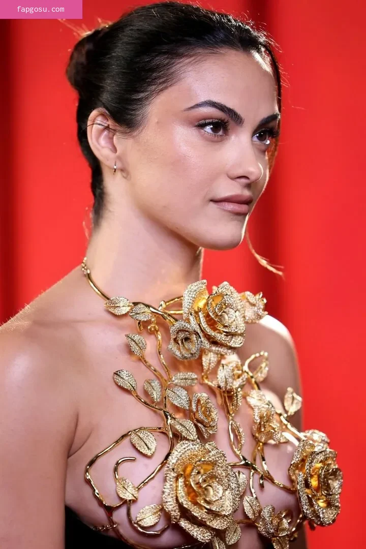 Camila Mendes