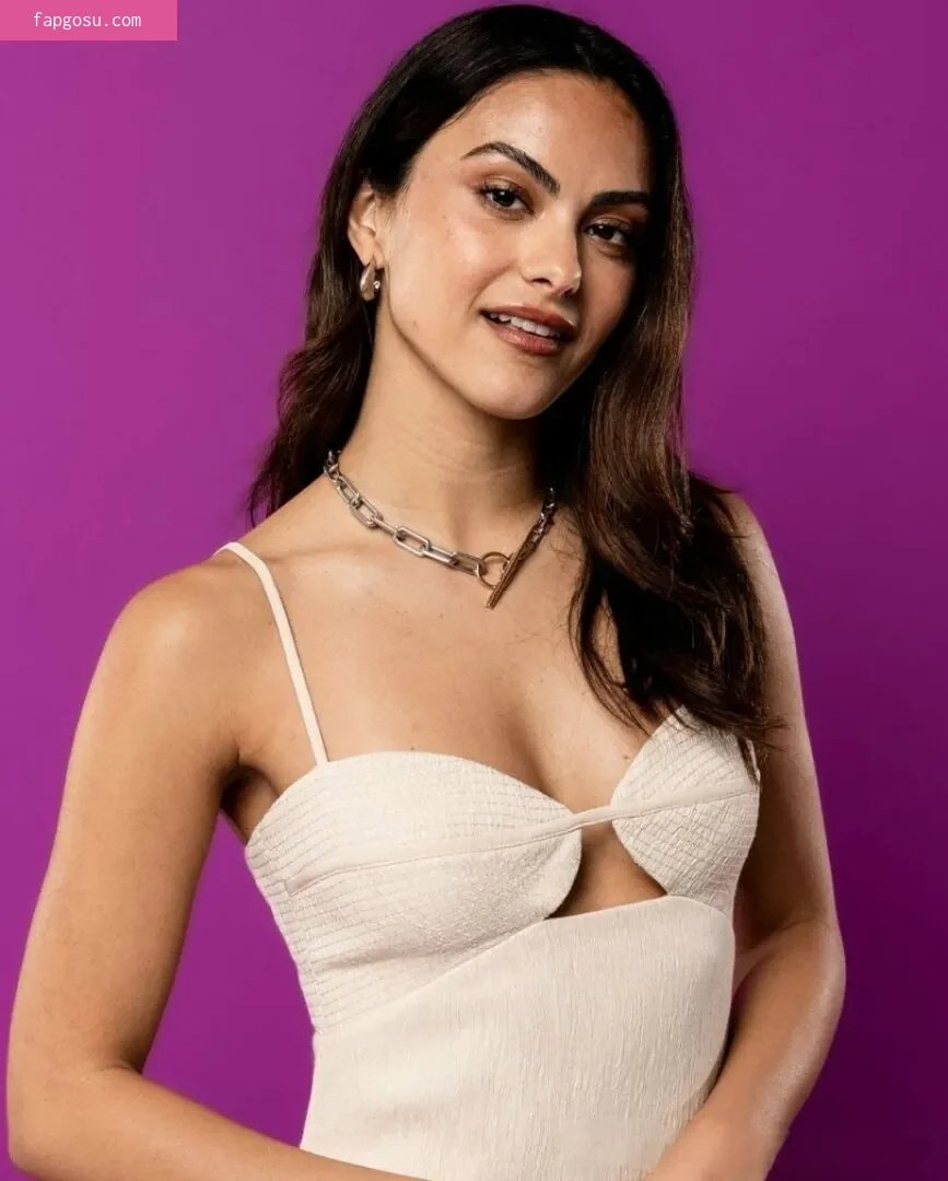 Camila Mendes