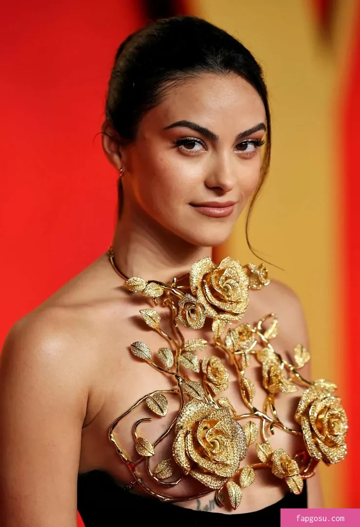 Camila Mendes