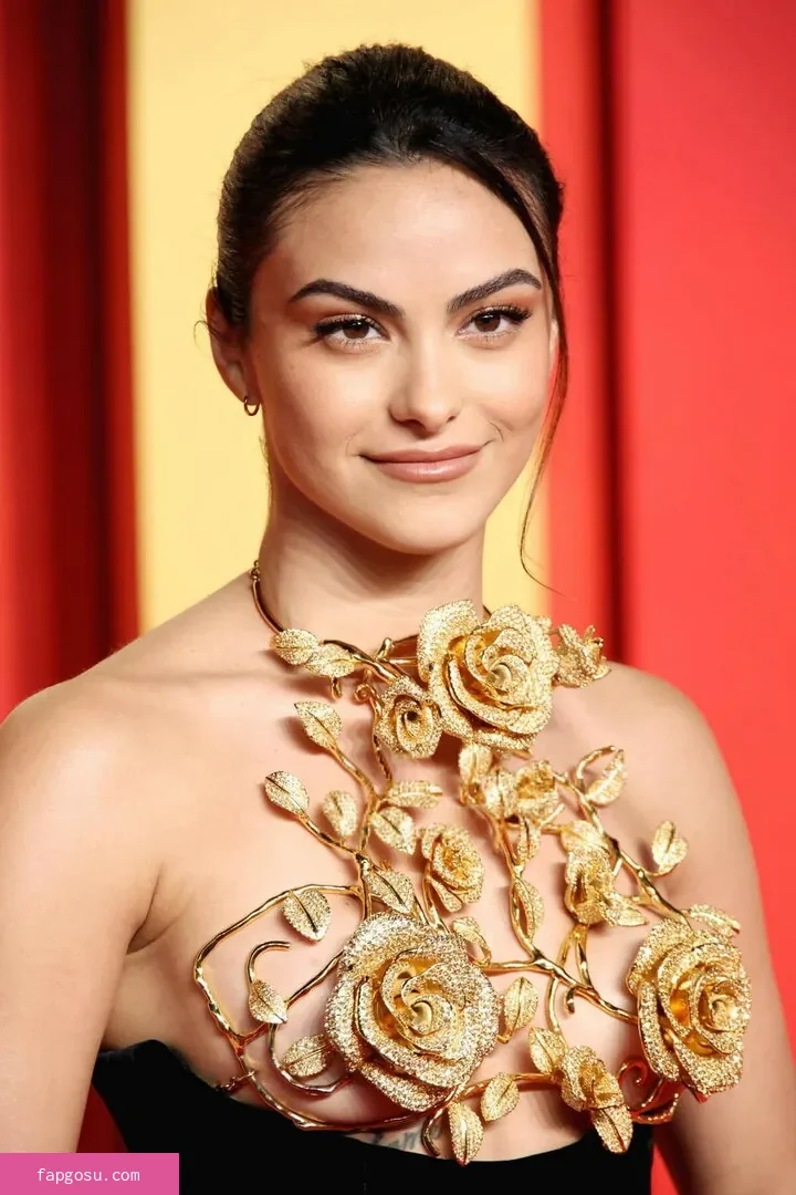 Camila Mendes