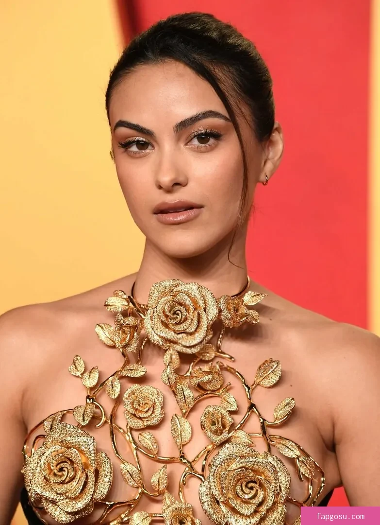 Camila Mendes