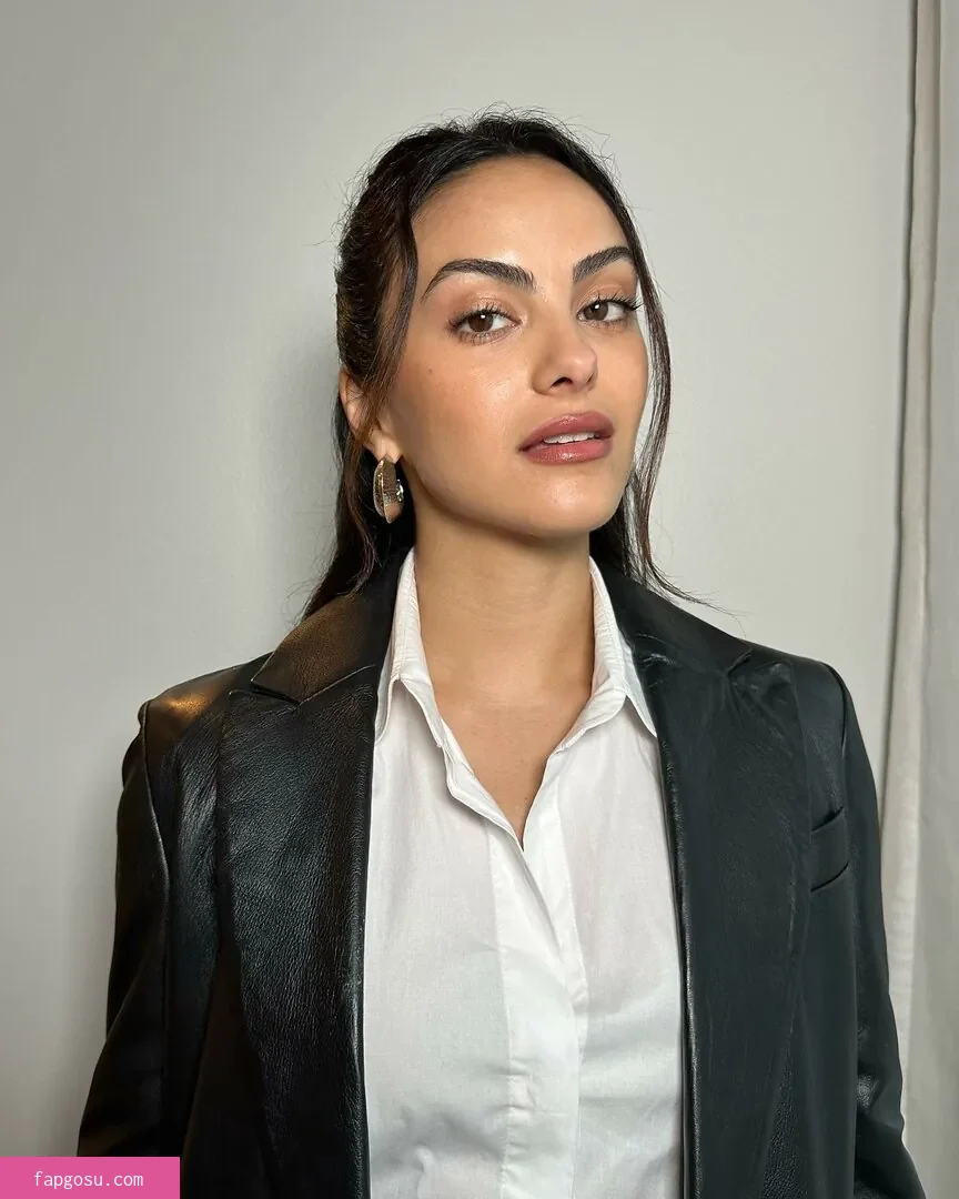 Camila Mendes