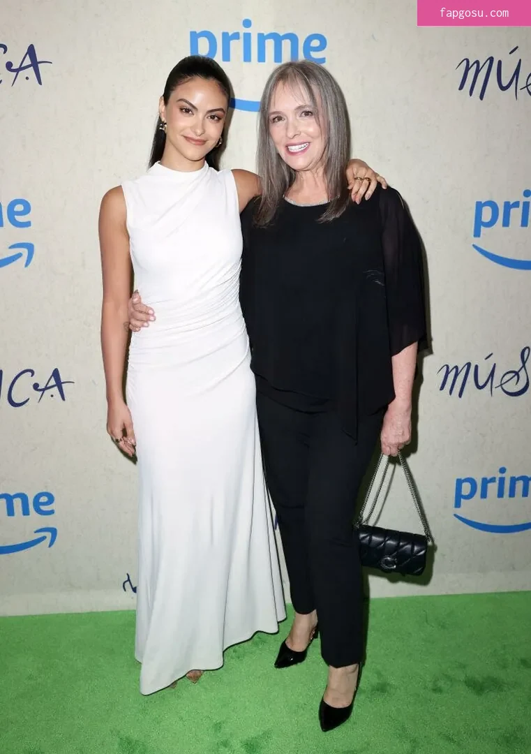 Camila Mendes