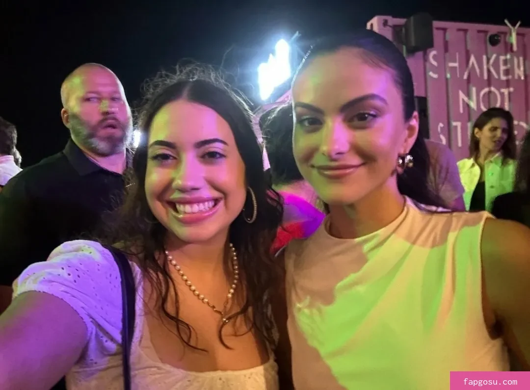Camila Mendes
