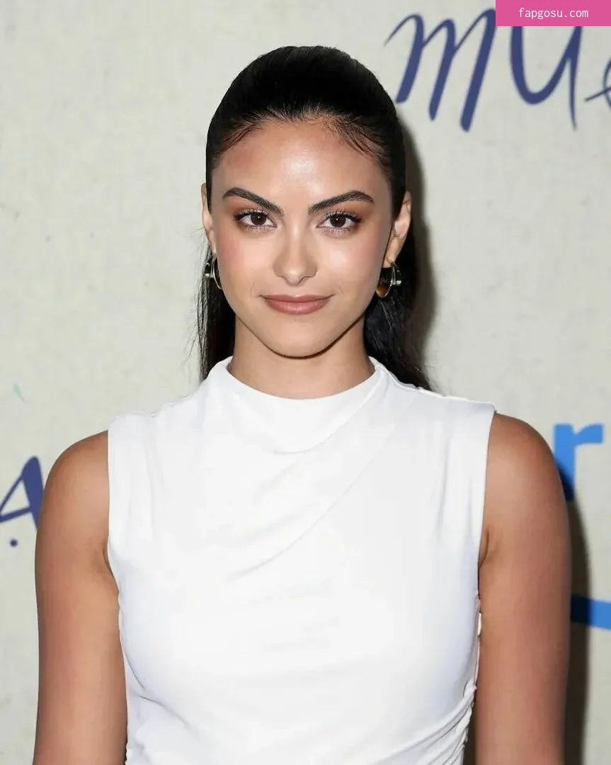 Camila Mendes