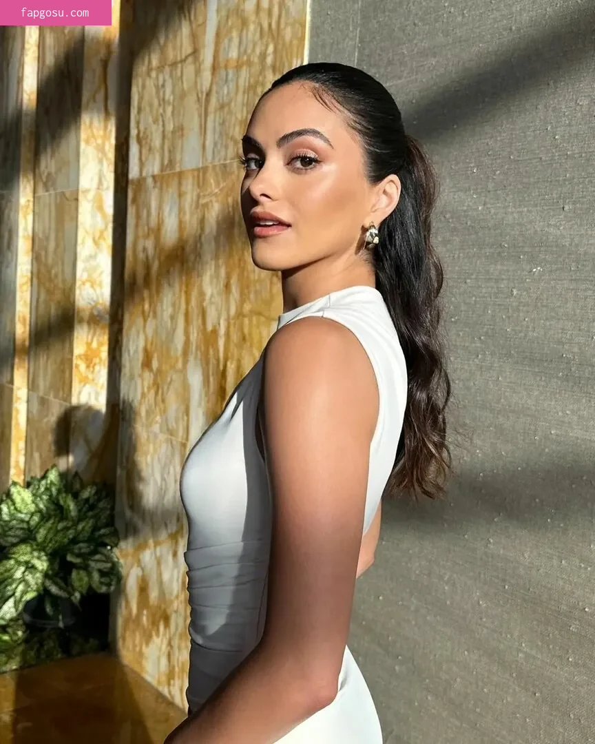 Camila Mendes