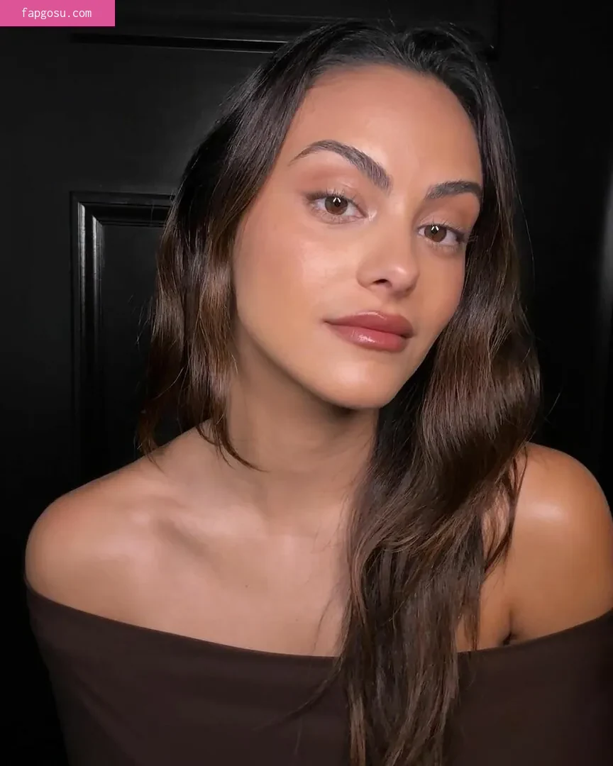 Camila Mendes