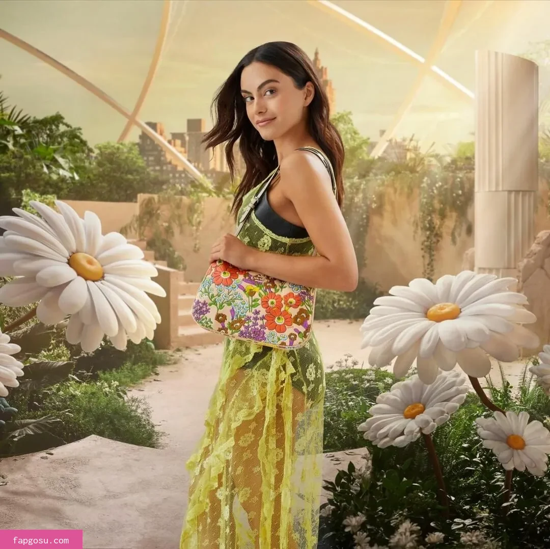 Camila Mendes