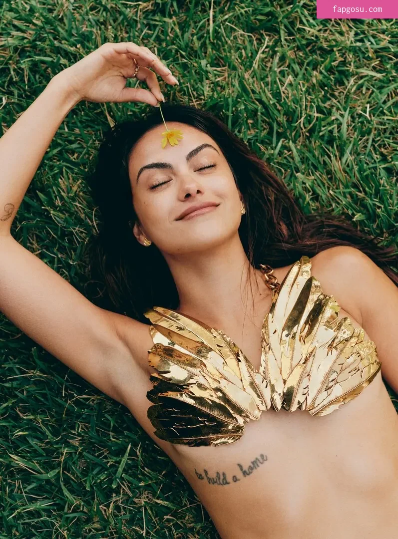Camila Mendes