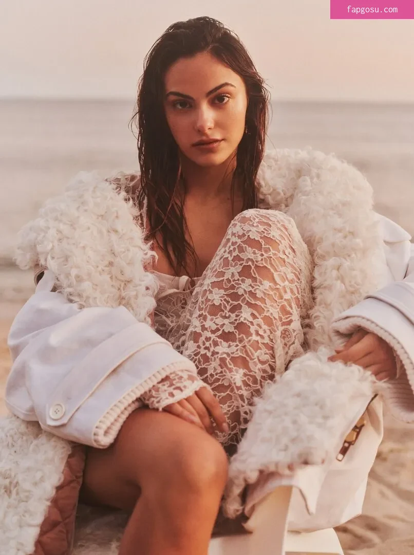 Camila Mendes