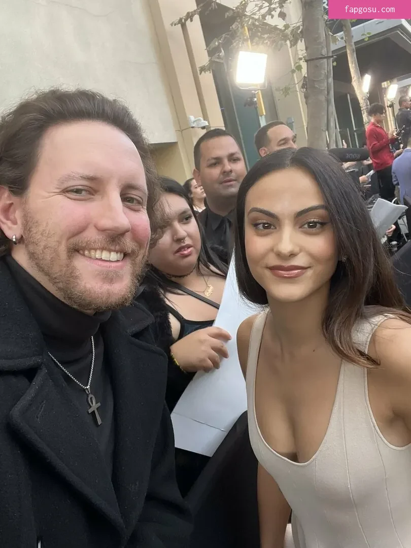 Camila Mendes