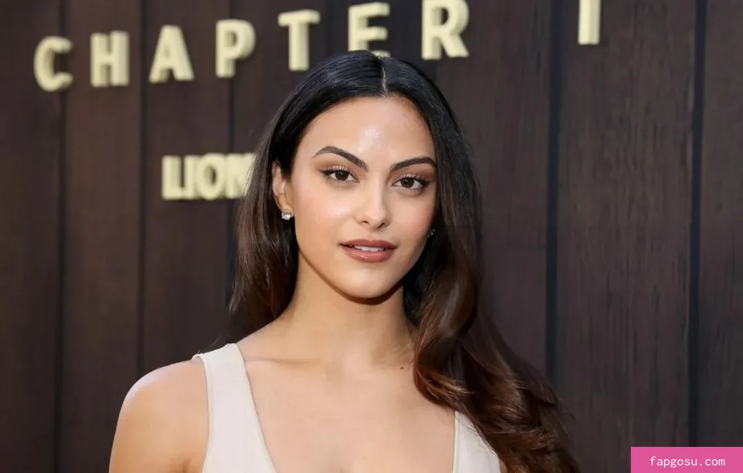Camila Mendes