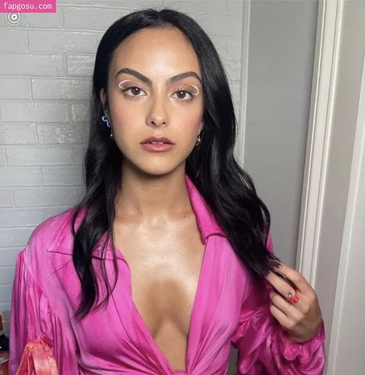 Camila Mendes