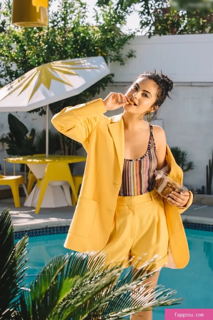 Camila Mendes