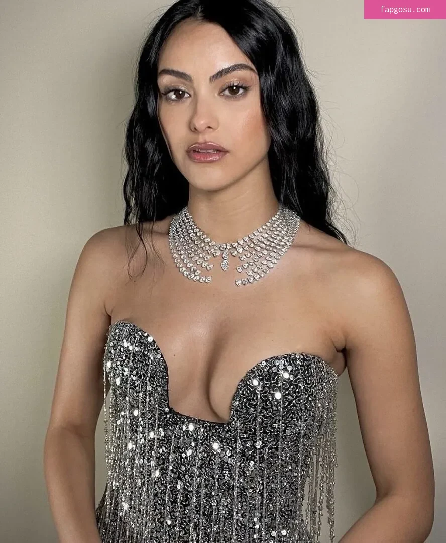 Camila Mendes