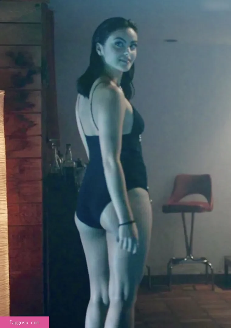 Camila Mendes