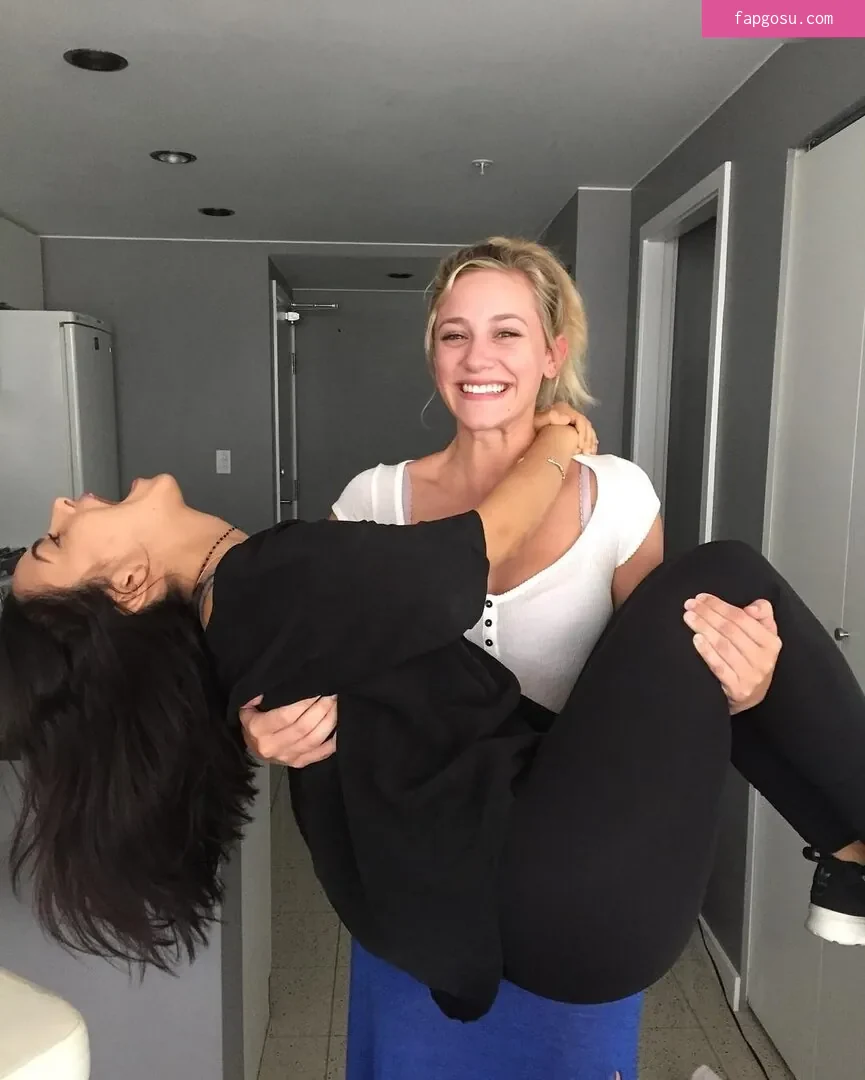 Camila Mendes