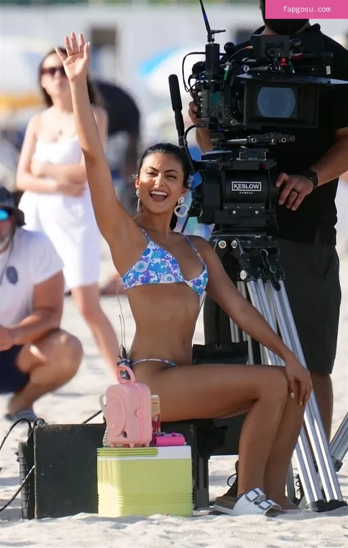 Camila Mendes
