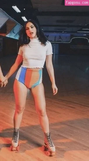 Camila Mendes