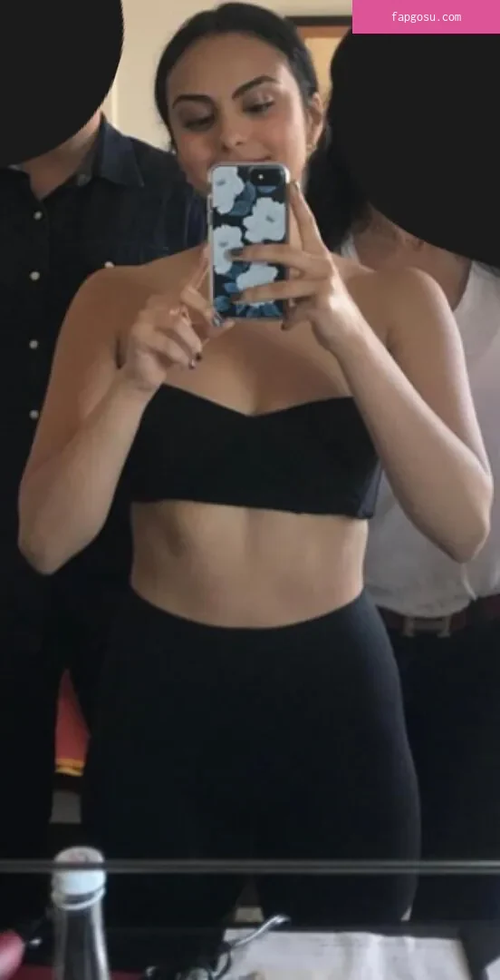 Camila Mendes