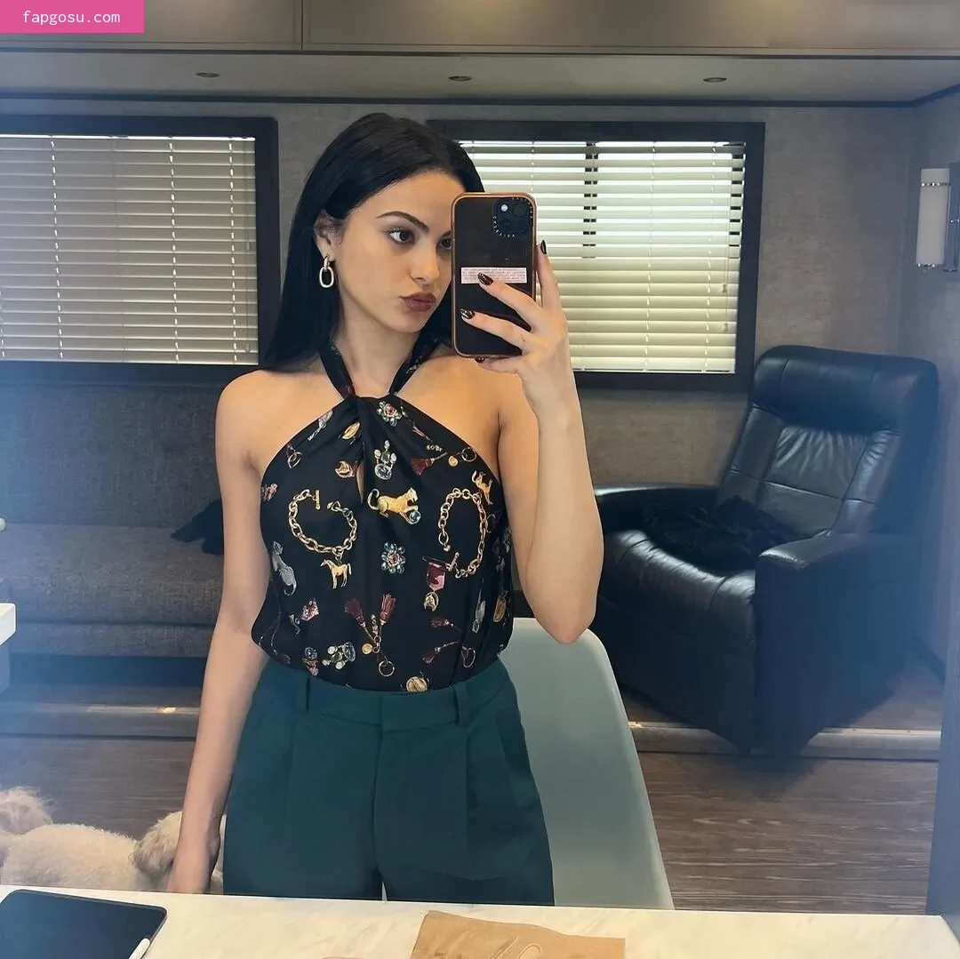 Camila Mendes