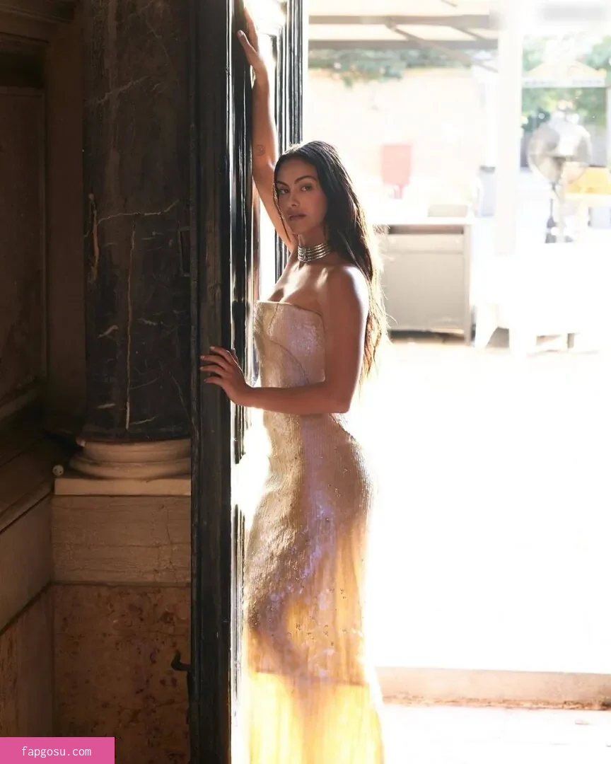Camila Mendes