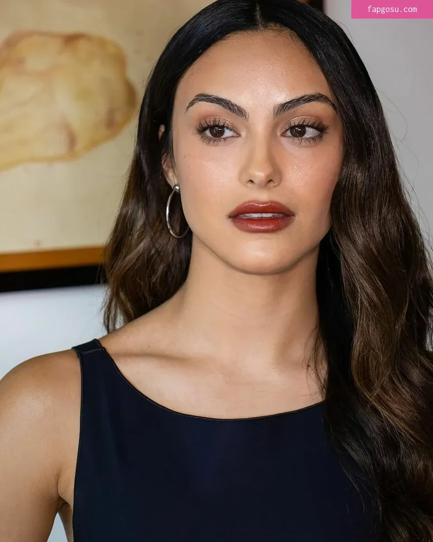 Camila Mendes